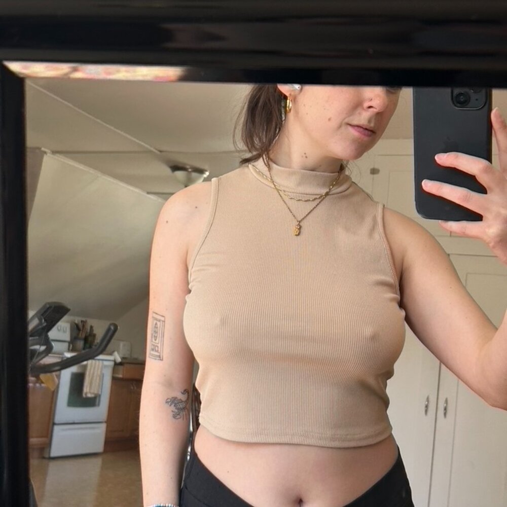 Cropped turtle neck tank